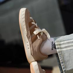 adidas ADIMATIC 男女款运动鞋 KI8881