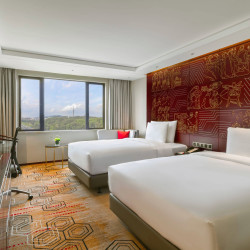 广州中国大酒店1晚+金球荔枝酥两份+入住首晚丽廊餐厅双人自助晚餐+住客餐厅8.5折