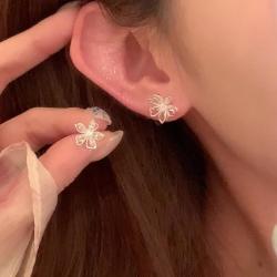 半日逅屿 韩系简约镂空樱花耳钉 12mm