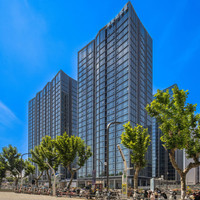 移动端:苏州山塘街华贸姑苏里酒店1晚+首晚minibar+赏紫芝园+亲子体验活动+H+美术馆门票2张(周一闭馆)
