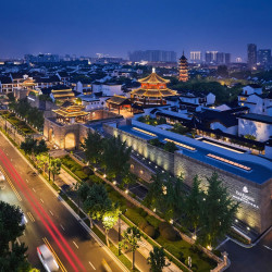 苏州吴宫泛太平洋酒店1晚+4A级盘门景区双人畅游+盘门景区内“萃萃树探险乐园”门票7折优惠+汉服体验+旗袍装体验1...