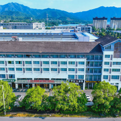 千岛湖啤酒假日酒店（啤酒小镇店）2晚+欧式风格啤酒小镇观光游+千岛湖啤酒博物院+千岛湖活酵母啤酒体验券