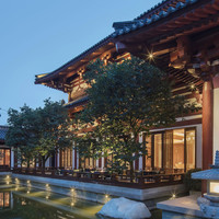 移动端:西安华清御汤酒店1晚+双人宝积池(包含碳酸泉)温泉票+首轮迷你吧&欢迎水果&夜床服务+精致妆造...