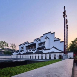 南京夫子庙夜泊秦淮君亭酒店·大戏院1晚+家庭闲聚时光家庭茶点拼盘+拍立得民国背景照片一张(酒店帮忙拍摄)+mini...