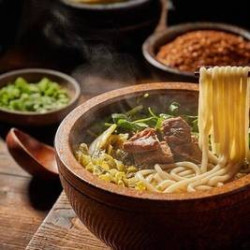 工作日午市嗦粉套餐
