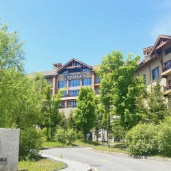 长白山万达威斯汀度假酒店3晚+森灵探险一日营+酒店午餐+接送机+高铁接送站+西景区集散中心巴士+2大1小汉拿山温泉...
