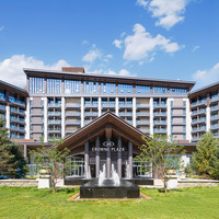 崇礼翠云山皇冠假日度假酒店1晚+双人1日翠云山森林风景区门票+尊享旅拍体验1份+崇礼站高铁接驳车