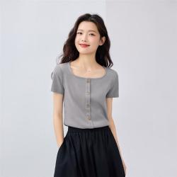佐丹奴 夏季女式T恤纽扣假门筒方领T恤女修身坑条针织短袖T恤女款