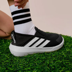 adidas 一脚蹬运动鞋JQ6006