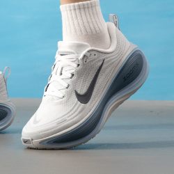 NIKE VOMERO PLUS 男款跑步鞋 HV8150-002