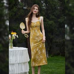 白鹿语 女士法式复古剪花连衣裙