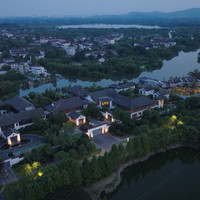 移动端:德清升华庐境酒店1晚+泳池健身房使用+首轮迷你吧+首日欢迎水果+摇橹船体验30分钟+“花开见喜”茗茶*2+mota...