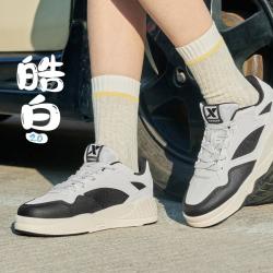 特步 女板鞋简约舒适百搭学院风女鞋厚底增高运动休闲鞋