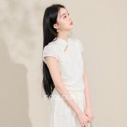 三彩 2026夏秋新款剪花连衣裙短袖立领A字裙高级感C