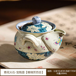 青花火石宝瓶蝶绕百合茶壶