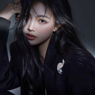 Qlady 羽毛造型 胸针
