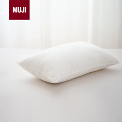 無印良品 MUJI 加入了聚乳酸纤维的聚酯纤维枕 透气舒适安睡枕头睡眠枕