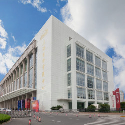 上海国际会议中心东方滨江大酒店1晚+金茂观光门票2张