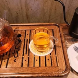 红茶配瑞士卷