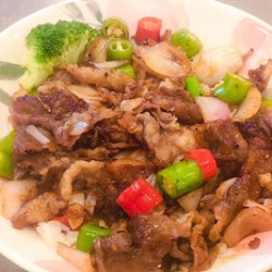 【铁板葱爆肥牛饭