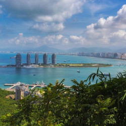 三亚洛克铂金海景酒店2晚+旅拍+海棠湾免税店穿梭巴士+尊享旅拍+首日迷你吧+出海