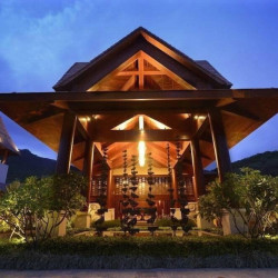 三亚亚龙湾石溪墅建国度假酒店3晚+海棠湾免税店穿梭巴士+亚龙湾海滩往返穿梭巴士接送服务+精美网红旅拍