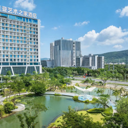 三亚艺术之家酒店1晚+游艇出海一日游（散拼）+海旅免税城1580代金券+延迟退房至14:00（视房量房态）