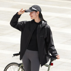 波司登 秋新款户外收腰防泼水透汽防风女连帽短款功能外套软壳
