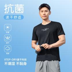特步 户外健身综训跑步T恤