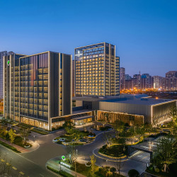 青岛金茂万丽酒店3晚+双人行政酒廊定制欢乐时光