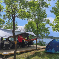 十三陵花海营地5-7人天幕露营烧烤套票