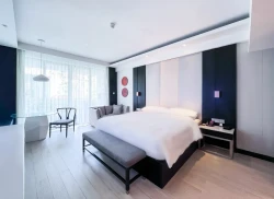 三亚亚龙湾迎宾馆｜2晚高级房或豪华湖景房｜早或晚餐