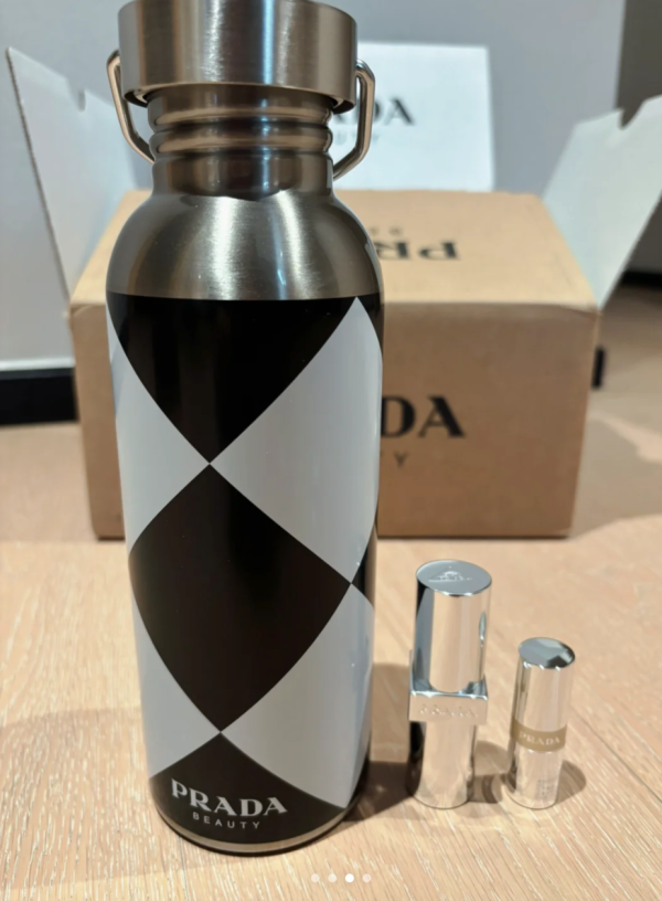 值友专享、送礼佳品：PRADA 唇膏蓝色口红001莫测蓝+哑光唇膏1.3g+香水1.2ml+普拉达棋盘格新水壶