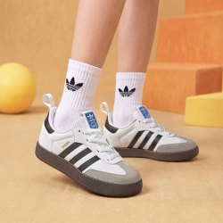 adidas 滔搏丨adidas阿迪达斯三叶草小童SAMBA经典运动板鞋德训鞋KI1579