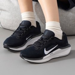 NIKE Winflo 11 公路跑鞋