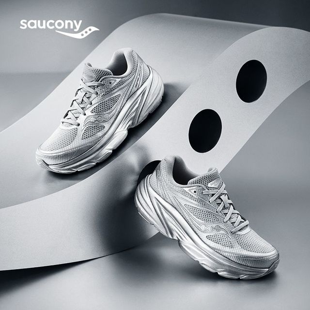 saucony GUARD AMR 赛博缓震跑鞋