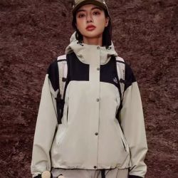 伯希和 山系 女款冲锋衣 124301032 暖日白 /暴雨级防水