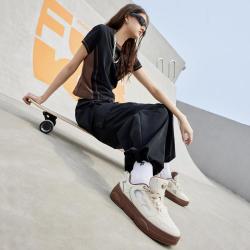 FILA 女鞋FUSION系列运动休闲鞋女士轻便百搭滑板鞋