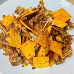 金酥鸭架脆锅巴