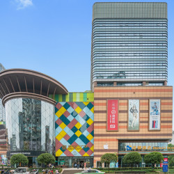 君御酒店（东方时代广场店）1晚+迷你吧饮品畅饮+一次性睡眠耳塞+延迟退房18:00点