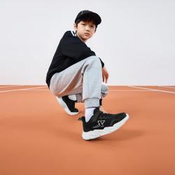 特步 轻盈舒适防滑减压柔软耐折轻便男中大童春夏魔术贴户外运动跑步鞋