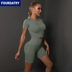 FOURDATRY 欧美无缝蜜桃臀纯色高弹瑜伽短袖短裤套装跑步