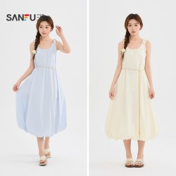 三福 连衣裙2026夏季褶皱宽肩带U领收腰花苞裙子女装525776