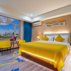 龙鑫City·Hotel酒店（龙洞植物园地铁站步行街广东金融学院店）1晚