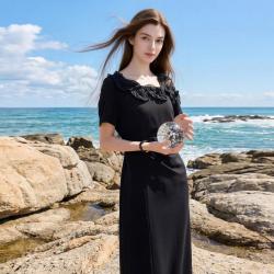 三彩 2026夏季连衣裙小黑裙短袖显瘦藏肉大码女装