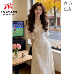 国际米澜 2026新款重工蕾丝白色长袖连衣裙女早春季法式气质收腰显瘦长裙子