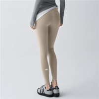 Alo yoga 官方旗舰店裸感瑜伽裤蜜桃臀高腰提臀普拉提健身裤紧身收腹运动裤 卡其色 M 建议100-115斤
