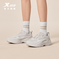 特步 女士老爹鞋 春夏透气网布 白尘灰/浅奶咖