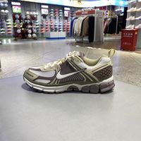 NIKE 休闲鞋女2025年秋季VOMERO 5 (GS)轻便运动鞋HV6009-111