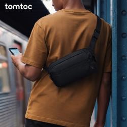 tomtoc 轻行斜挎包T33男士胸包单肩包时尚休闲小腰包防泼水旅行运动背包 孤丘沙 1.5L
